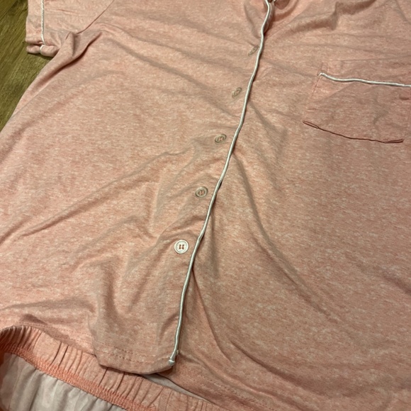 Nine West pajama set shorts and short sleeve size large - Picture 4 of 10
